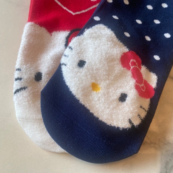 NWOT Hello Kitty socks Red & Blue set of 2 - Picture 3 of 5